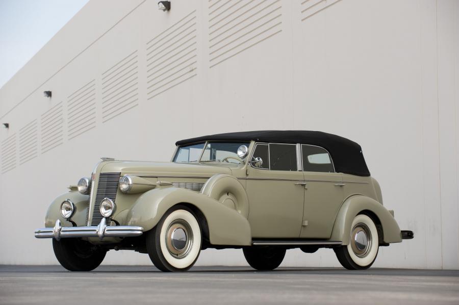  Buick Roadmaster Convertible Sedan 1937 года  (фото 13 из 13)